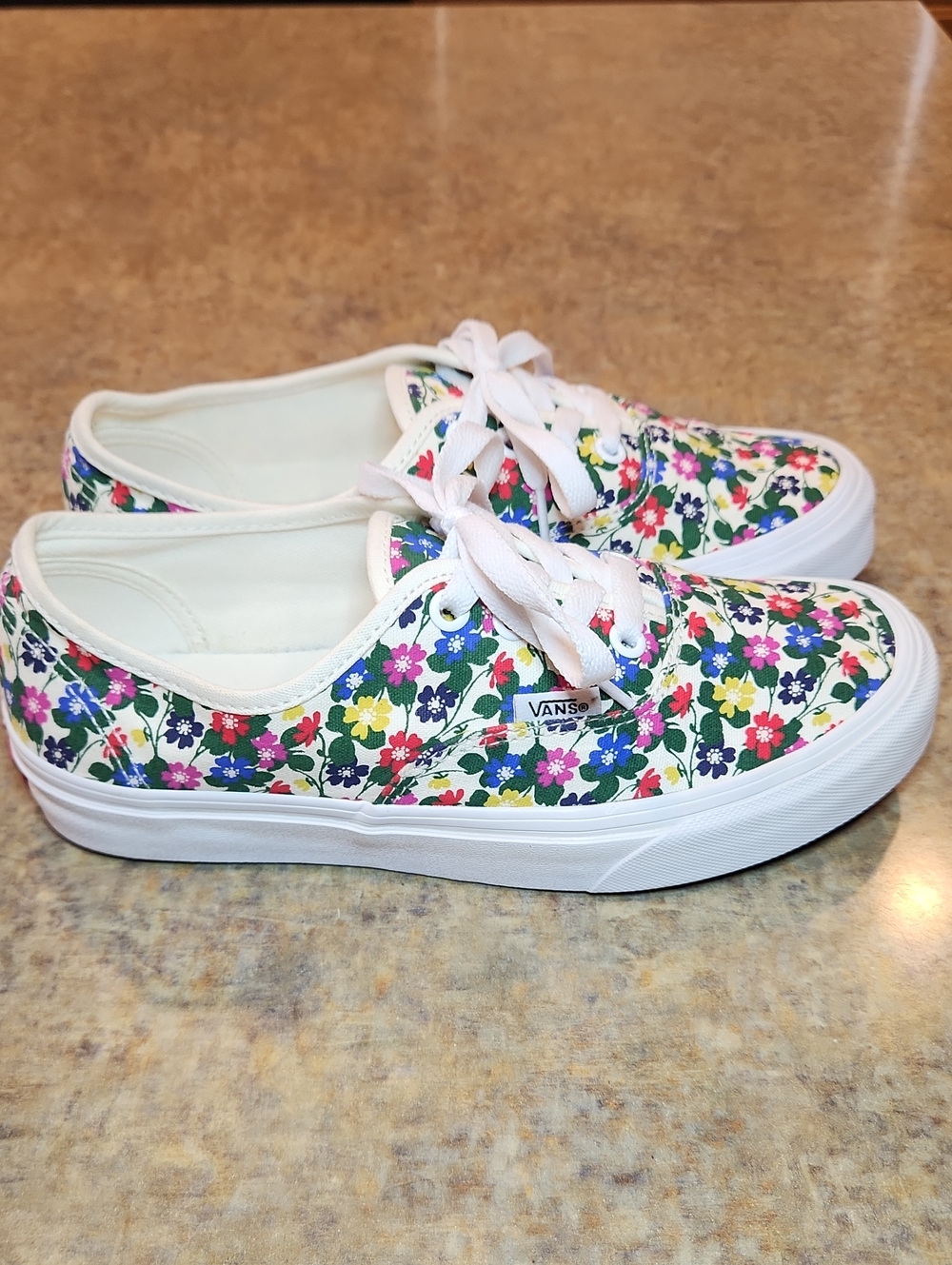 Vans Floral Sneaker - Picture 2 of 9